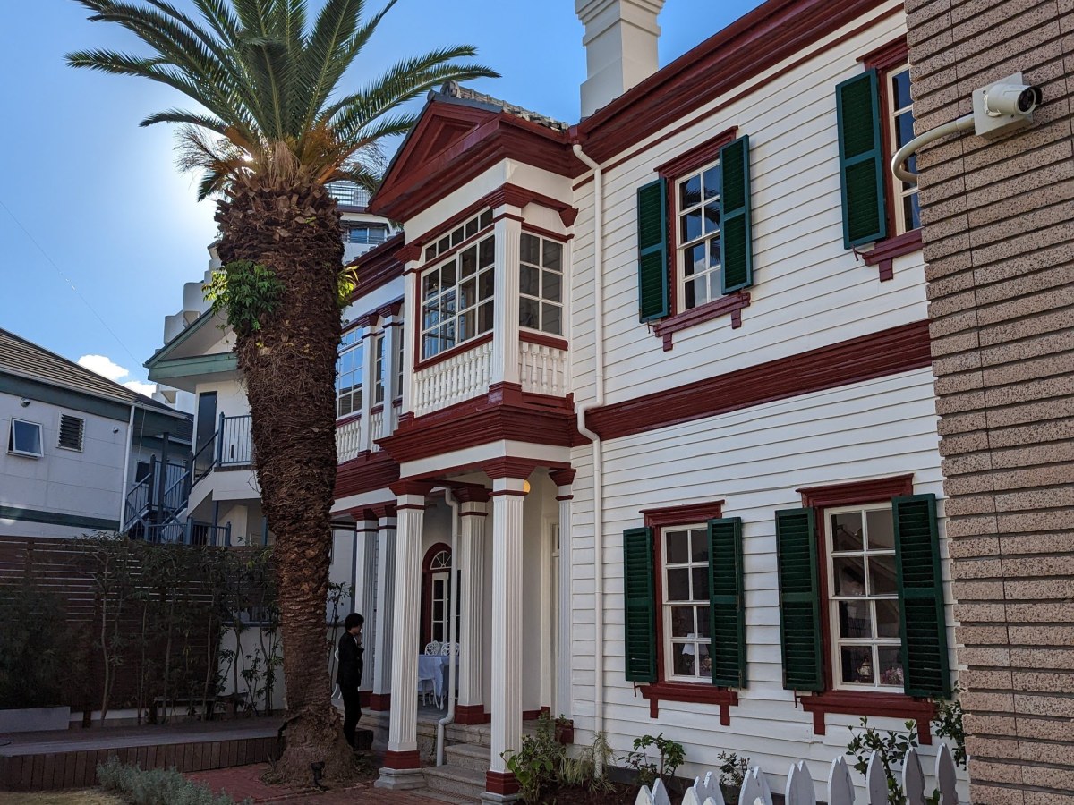 “Group exhibition 11,5,2022″『北野異人館でポップでハッピーな1日を〜8人のアーティスと作るカラフルアート展〜』